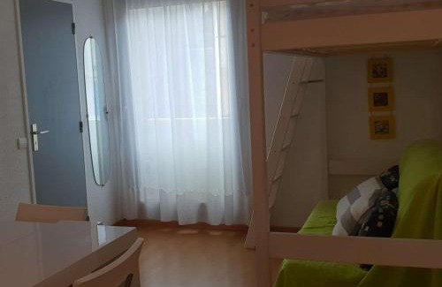 Cauterets Apartment | Appartement T2 à Cauterets, proche centre, parking et box inclus, idéal pour 5 personnes - FR-1-234-237