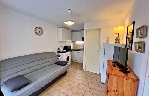Marseillan Apartment | Appartement T2 cabine avec grande terrasse, proche plage, parking et équipements complets - FR-1-387-165
