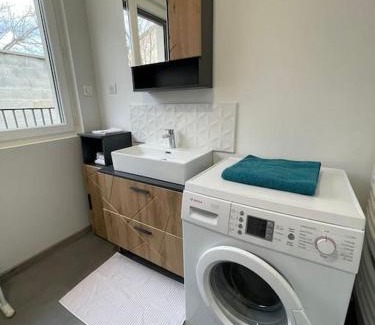 Saint-Priest Apartment | Appartement T3 avec jardin et véranda