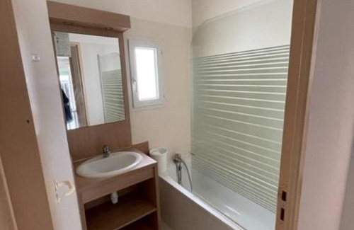 Moliets-et-Maa Apartment | Appartement T3 cabine à Moliets-et-Maa avec piscine, terrasse, parking, animaux acceptés - FR-1-379-162