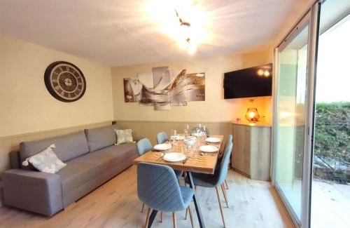 Vignec Apartment | Appartement T3 pour 6 à Vignec avec terrasse, parking et casier à skis - FR-1-457-346