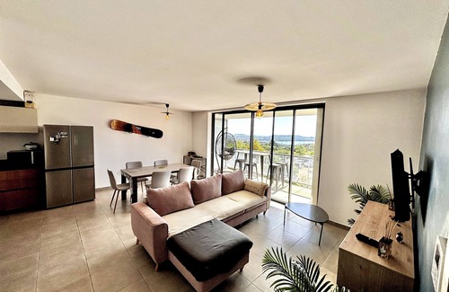 Porto-Vecchio Apartment | Appartement T3 Vue Merđ ExposĂ© Est- LevĂ© de Soleil 5min des Plages