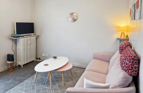 Aurillac Apartment | Appartement T3 - Vue dégagée - Parking
