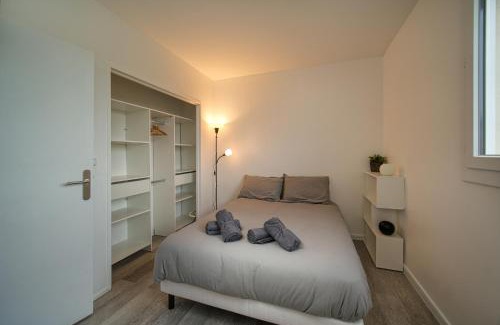 Larose Apartment | Appartement tout équipé parking balcon 2 chambres