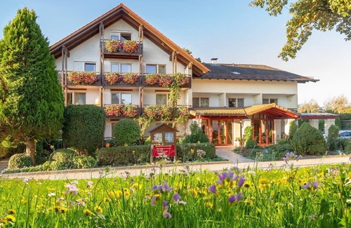 Safferstetten Apartment | Appartement Typ G & E | zentrales Nichtraucher-App. mit Liegewiese