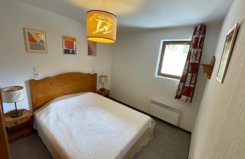 Vars Apartment | Appartement Vars sur les pistes de ski avec piscine