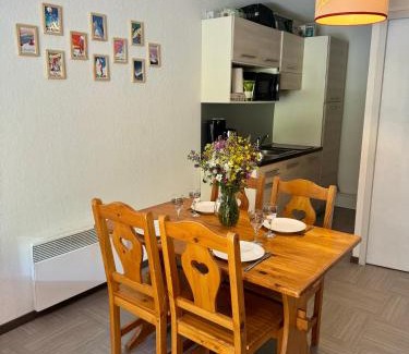 Vars Apartment | Appartement Vars sur les pistes de ski avec piscine