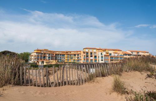 Vias Apartment | Appartement, vue sur mer, accés direct plage, piscine