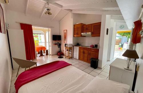 Terre-de-Haut Apartment | Appartements CHEZ COCO - Résidence de charme au coeur de Terre-de-haut - Clim, kitchenette, terrasse et Wifi - Proche Centre & Plage