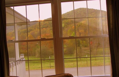 Candler Apartment | Apple Blossom in Beautiful Western North Carolina with WiFi