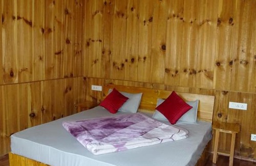 Banjar House | Apple Blush Retreat