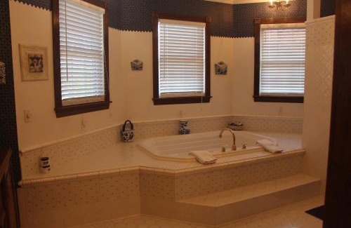 Gentry Bed & Breakfast | Apple Crest Inn