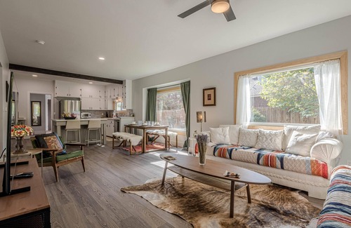 Fruita House | Apple Hacienda: Fruita Basecamp w/Style