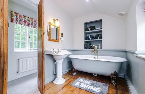 Nether Alderley House | Apple House by Staycay