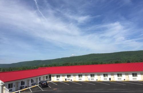 Milford Hotel | Apple Inn and Suites Cooperstown Area
