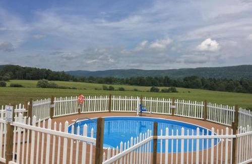 Milford Hotel | Apple Inn and Suites Cooperstown Area