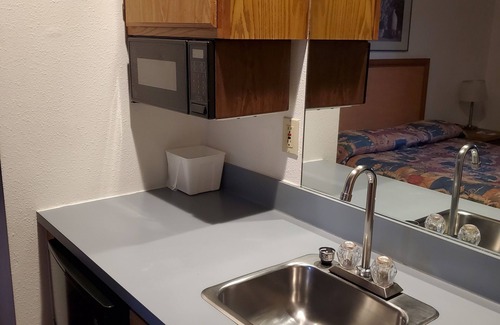 North Spokane Hotel | Apple Tree Inn