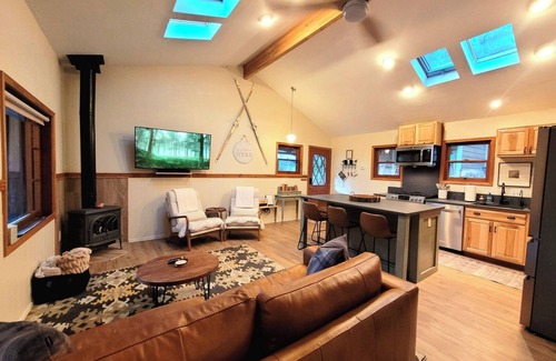 Kohls Ranch Cabin | Applecross Chalet at Tonto Creek~Hike, Explore, Hot Tub, Repeat!