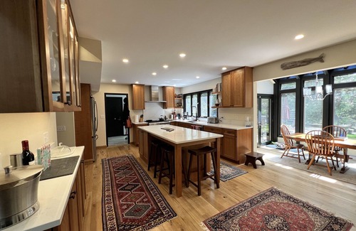 Freeport House | Après Ski inspired home, bespoke pool & tennis court!