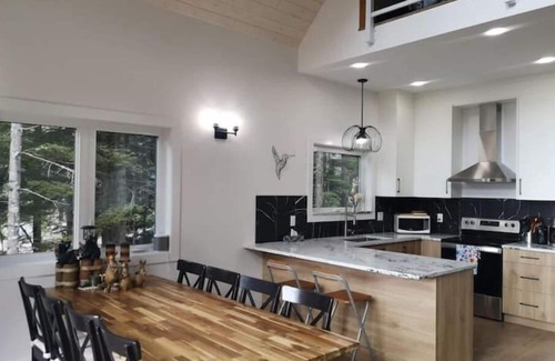 Hemlock Valley Cabin | Après-Ski Lodgen