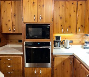 Quadra Island Ski Chalet | April Point Harbour House