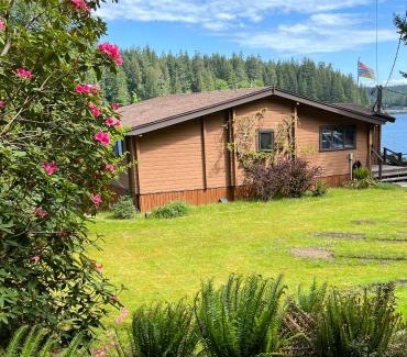 Quadra Island Ski Chalet | April Point Harbour House