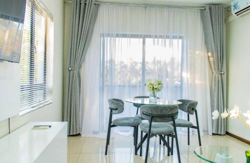 Greater Johannesburg Metropolitan Area Apartment | Apt 2 Bed in Stunning Golf Estate