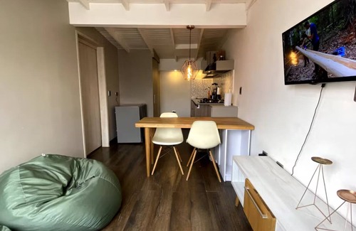 Robledo Apartment | Apt close to Hosp Pablo Tobon Wifi 500 Mbps