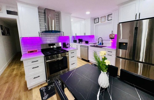 Boyle Heights Apartment | Apt de Lujo Cerca de Donwtown / Disneyland / Playas