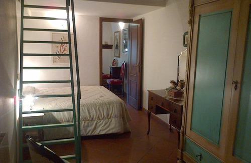 Bivio di Ravi Apartment | Apt VIOLETTA in Ancient Tuscan Farmhouse with swimming pool, garden, near the sea