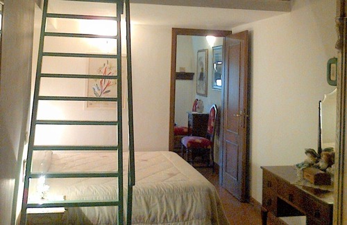 Bivio di Ravi Apartment | Apt VIOLETTA in Ancient Tuscan Farmhouse with swimming pool, garden, near the sea