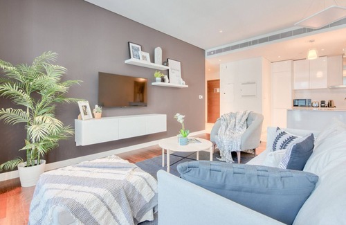 Al Wasl Apartment | Apt w/ Dubai Luxury Experience Nxt to Burj Khalifa