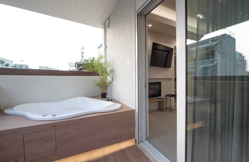 Monastiraki Apartment | Apt with Bathtub-Acropolis view!, Apartment