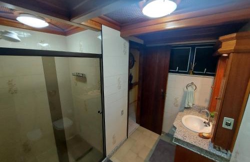 Vila Nova Apartment | Apto 04 qtos, aconchegante, localizado em prédio frente Praia do Forte