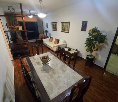 Vila Nova Apartment | Apto 04 qtos, aconchegante, localizado em prédio frente Praia do Forte