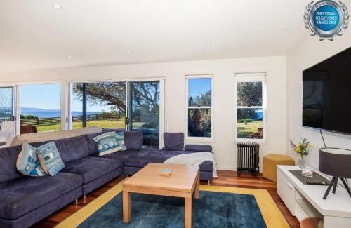 Culburra Beach House | Aqua Beachfront - Pet Friendly - 2 Mins Walk to Beach