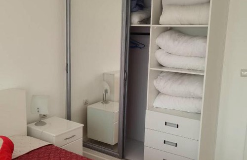 Elshani Apartment | Aqua Blue Peshtani