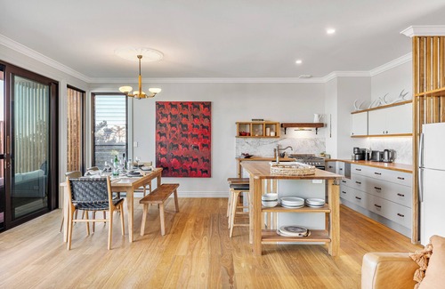 Wombarra House | 'Aqua Inala' - steps from Wombarra Beach and Rockpool