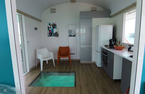 Saint-Francois Boat Rental | Aqua Lodge