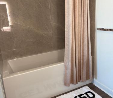 Alamitos Beach Apartment | Aqua Marina Oceanic Getaway