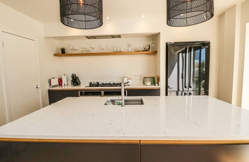 Cowes Cottage | AQUANAUT, pet friendly, luxury holiday cottage in Gurnard