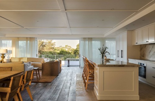 Pottsville House | Aquarium - beachfront Pottsville home with pool