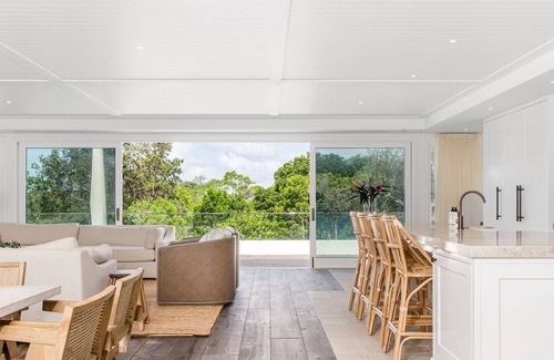 Pottsville House | Aquarium - beachfront Pottsville home with pool