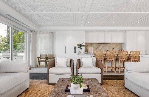 Pottsville House | Aquarium - beachfront Pottsville home with pool