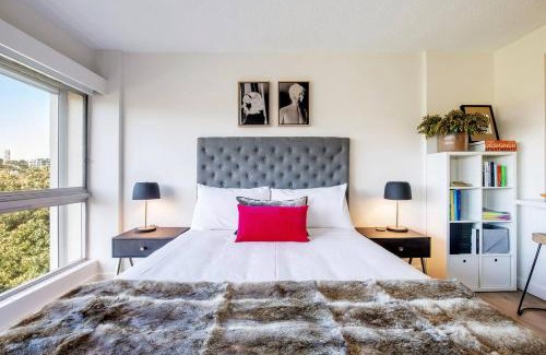 Rushcutters Bay Apartment | 'Aquarius Rising' Poolside in Rushcutters Bay