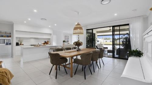 Banksia Beach House | Aquila - Majesty and Elegance