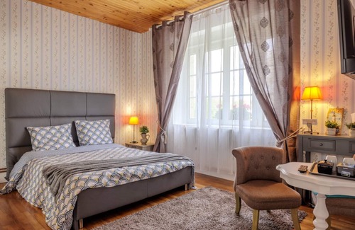 Plomeur House | AR VEIL