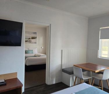 Batehaven Hotel | Araluen Motor Lodge