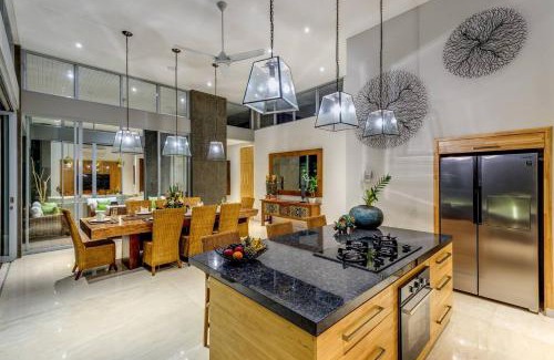 Sunset Road Hotel | Aramanis