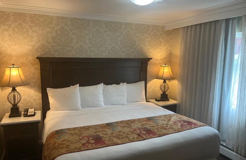 Burnside Hotel | Arbutus Inn